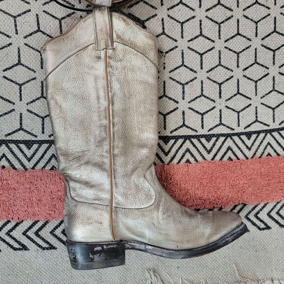 FRYE Billy Daisy Pull-On Leather Western Boots in Light Metallic Gold, sz 7 - Picture 8 of 16